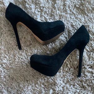 Steve Madden Bevv black suede pumps
